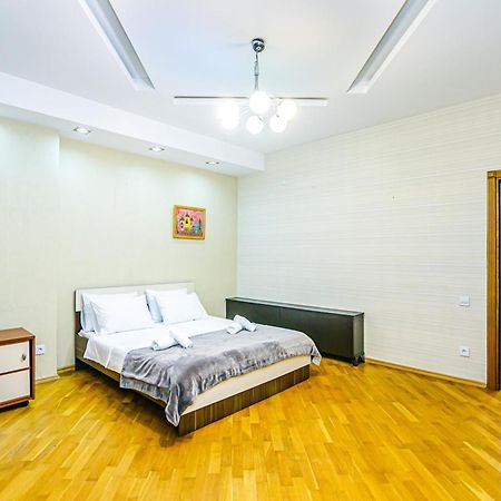 Nizami Apartment By Baku Housing מראה חיצוני תמונה