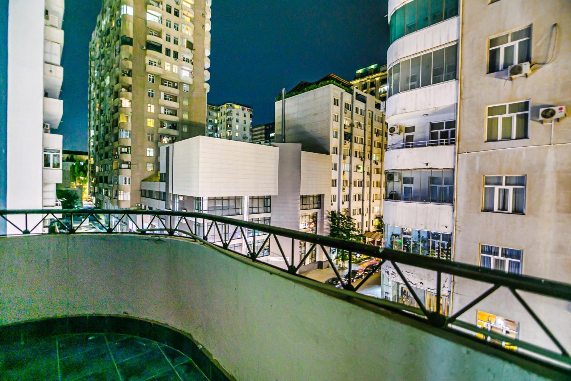 Nizami Apartment By Baku Housing מראה חיצוני תמונה